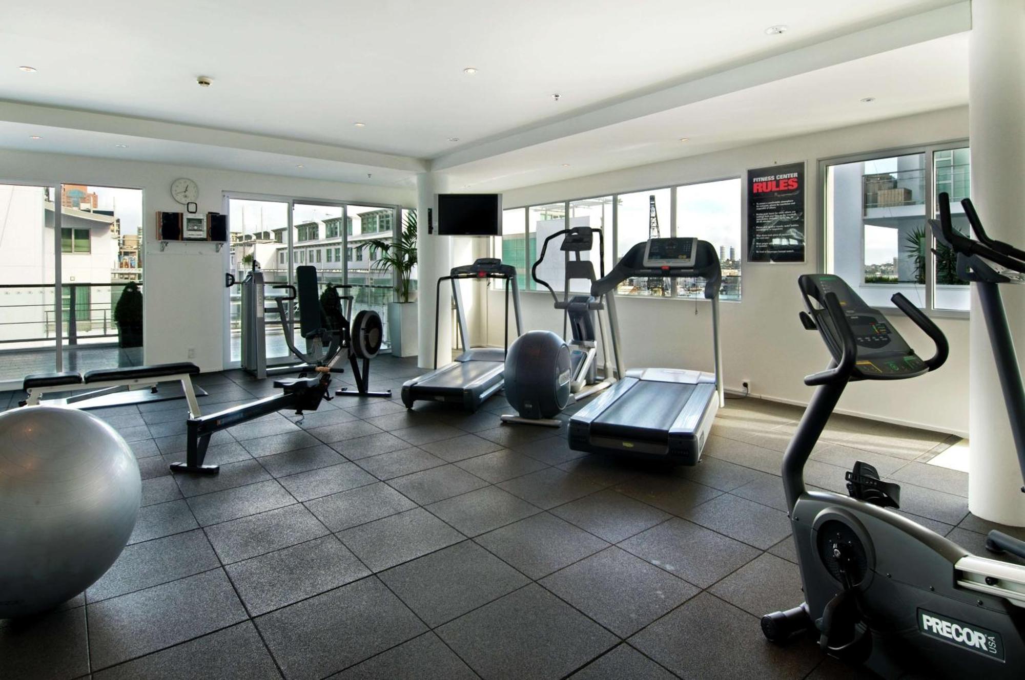 Hilton Auckland Hotel Exterior photo A gym in a hotel