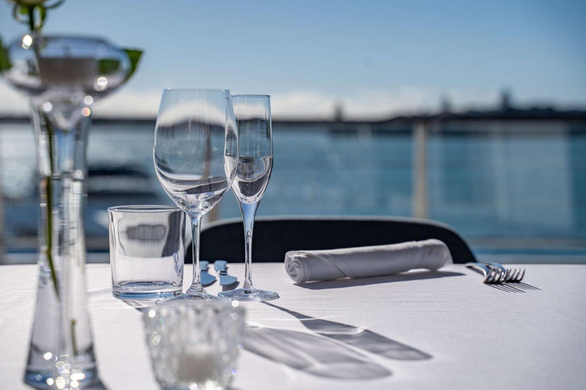 Hilton Auckland Hotel Exterior photo A table set for dinner